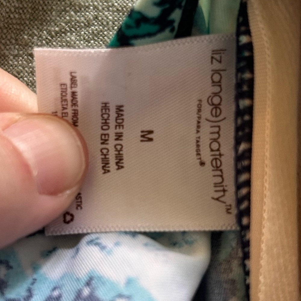 Liz Lange maternity medium swim tankini top - Picture 6 of 6